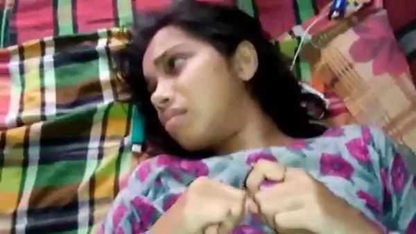 Sexy Bengali Ladki Chudai Missionary-leta Aage