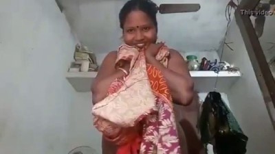 Thiruppur Aunty Nighty Kayati Mulai Kuthi Virithu