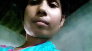 BD Village Girl Pissing Selfie Video Shared
